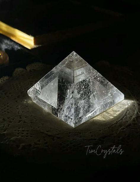 CLEAR QUARTZ PYRAMID
